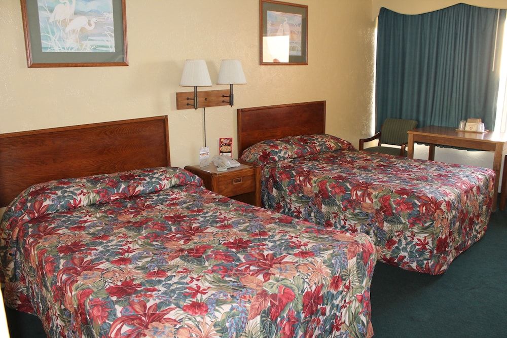 Grand Prix Motel on the Beach 3
