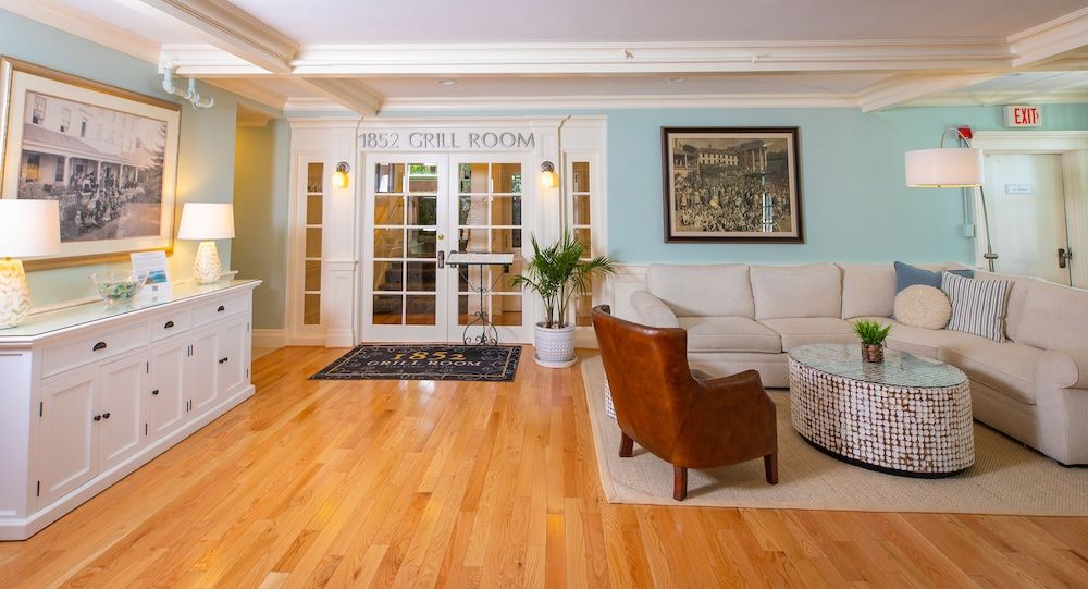 Island House Hotel 2