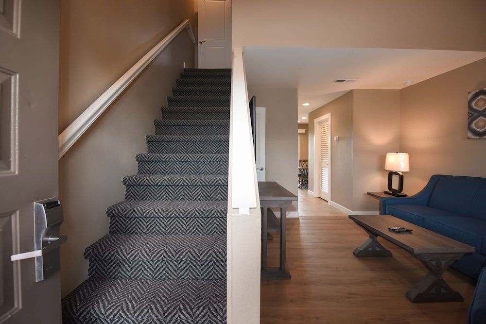 Waterside Suites & Marina 3