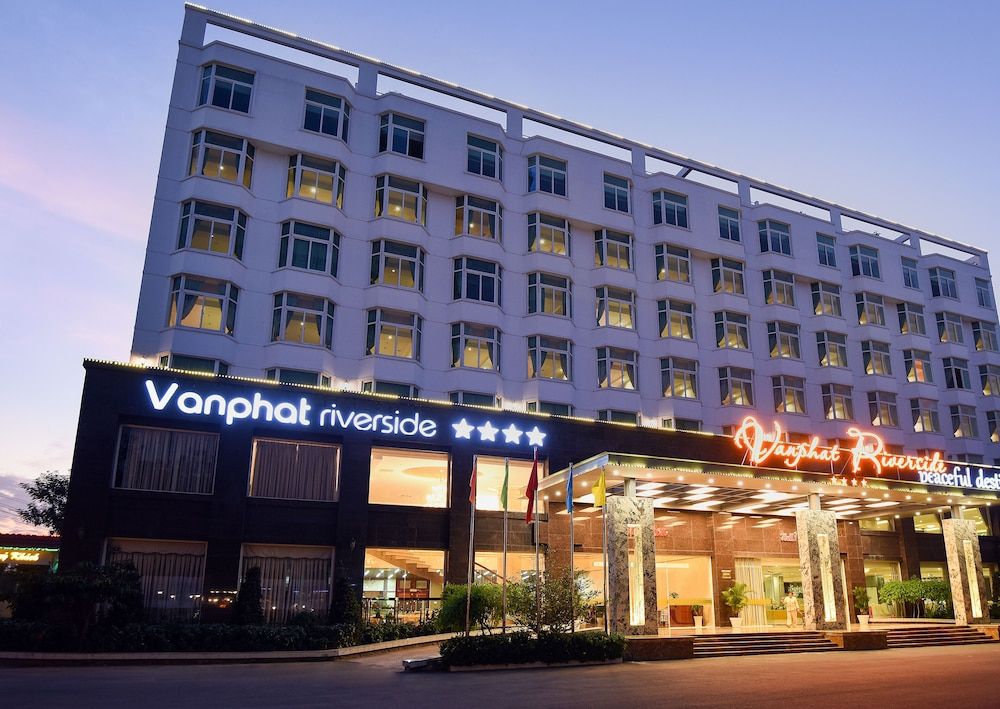 Van Phat Riverside Hotel 1