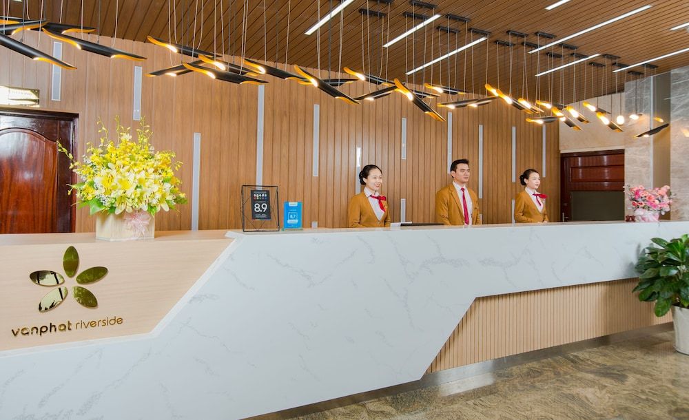 Van Phat Riverside Hotel 3