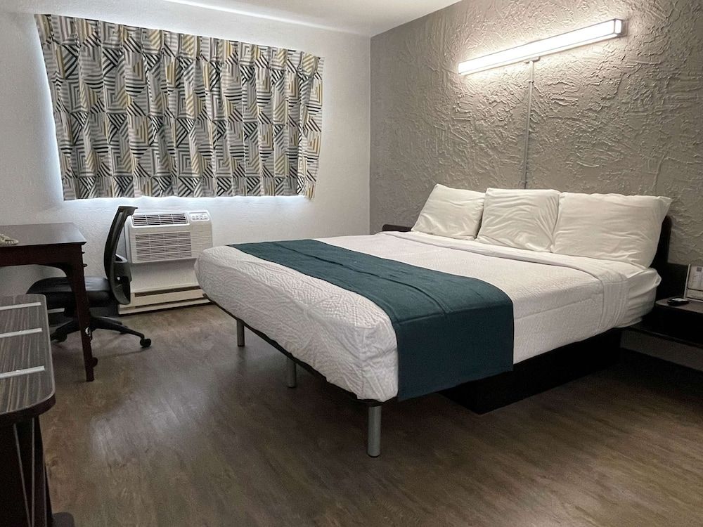 Motel 6 Green Bay, WI - Lambeau 3