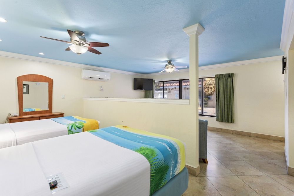 Bayview Plaza Waterfront Resort 2