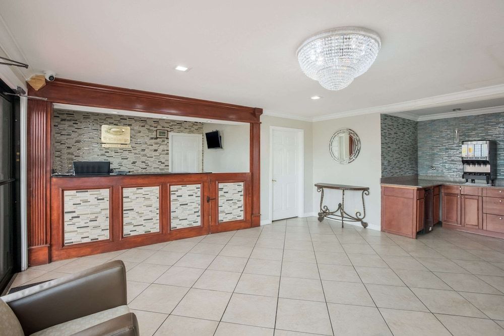 Econo Lodge Lake Charles University Area 3