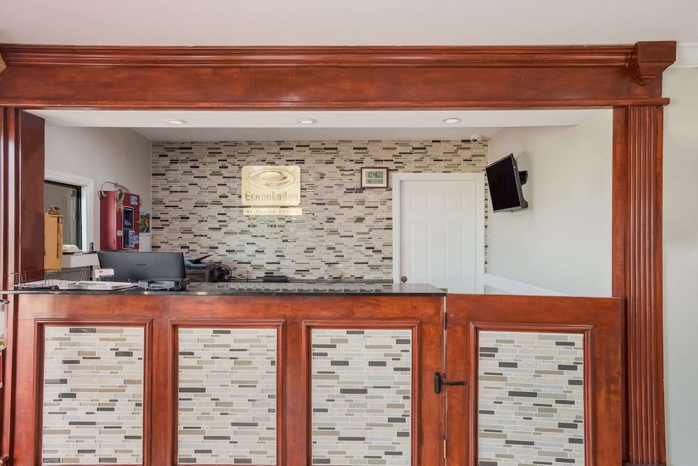 Econo Lodge Lake Charles University Area 2