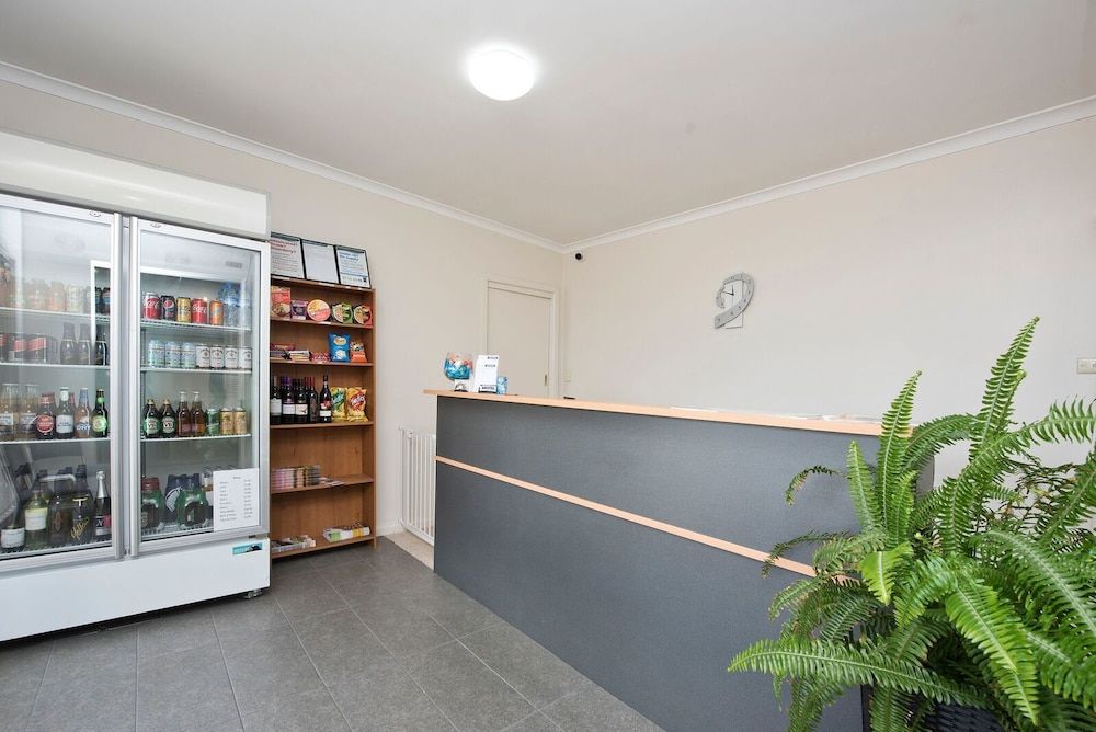 Hi Way Eight Motor Inn 2