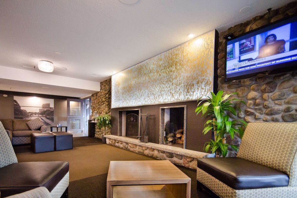 Best Western Plus Ottawa/Kanata Hotel & Conference Centre 2