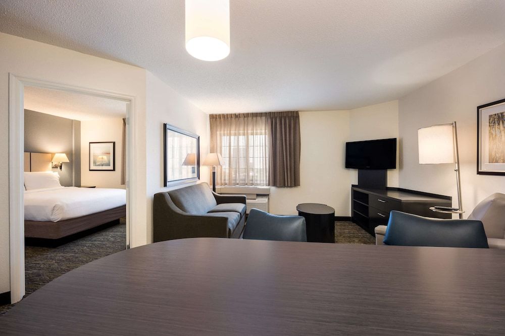 Sonesta Simply Suites Denver West Federal Center 3