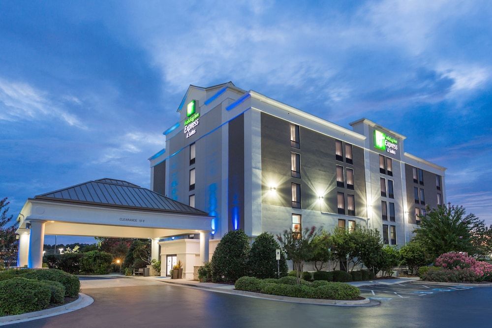 Holiday Inn Express Hotel & Suites Wilmington-University Ctr by IHG 1