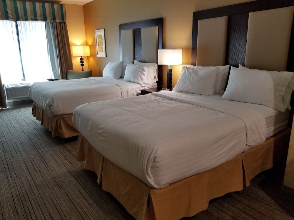 Holiday Inn Express & Suites Gulf Shores by IHG 2