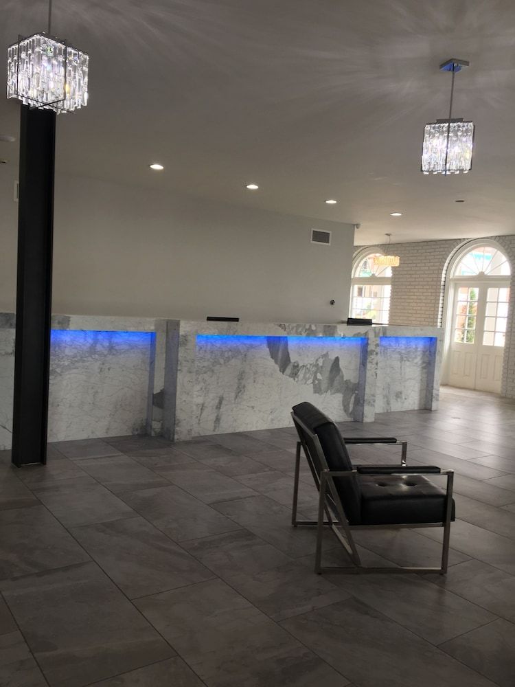 Midtown Hotel - Downtown New Orleans 2