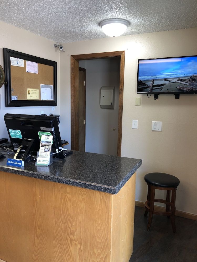 Super 8 by Wyndham Florence OR 2