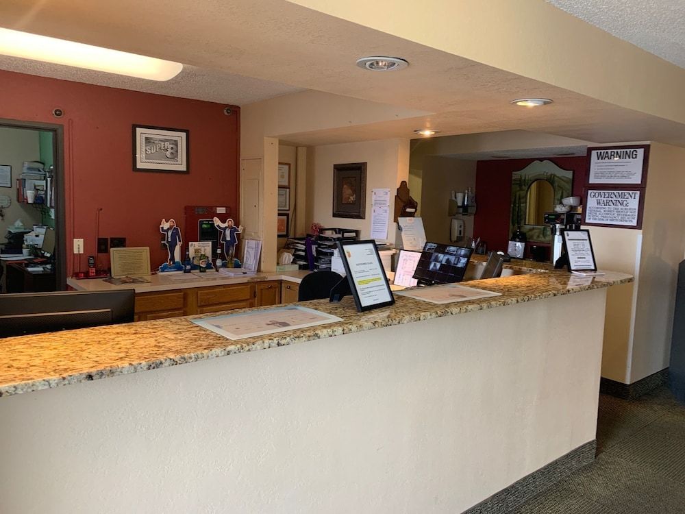 Super 8 by Wyndham Newburgh/West Point Near Stewart Airport 3