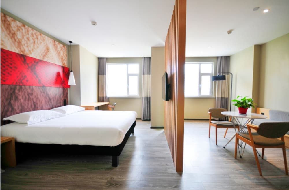 Ibis Lanzhou Train Station 2