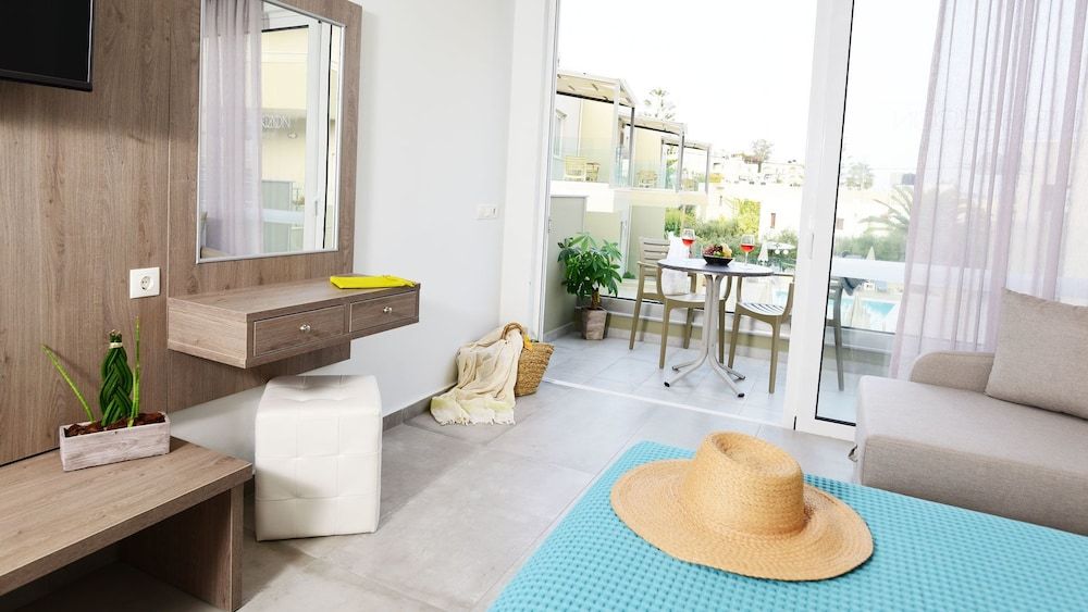 Blue Horizon Apartments 3