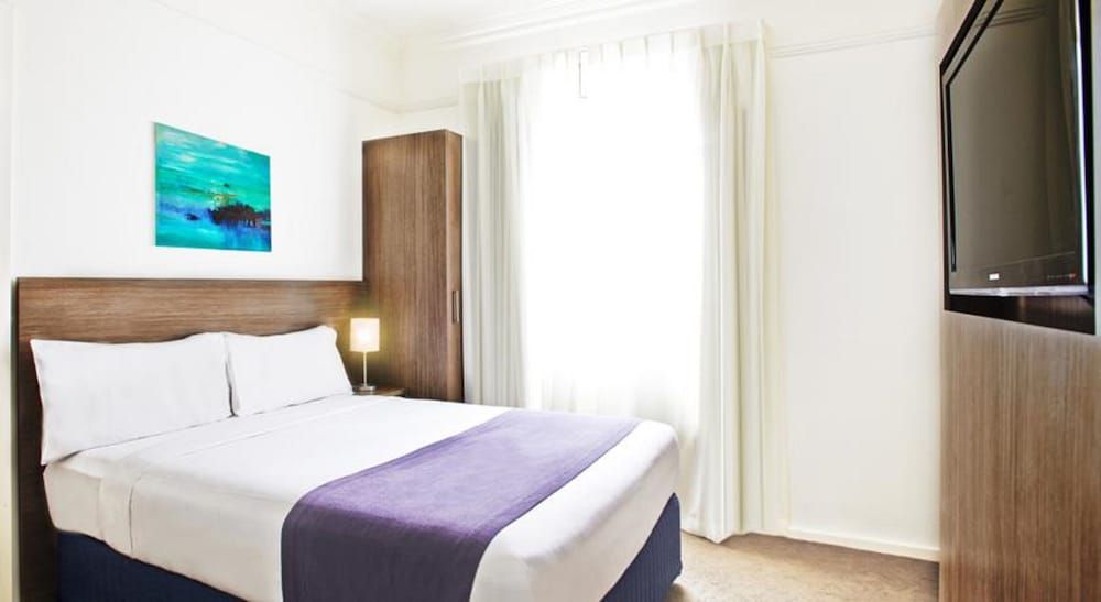 Cottesloe Beach Hotel 3