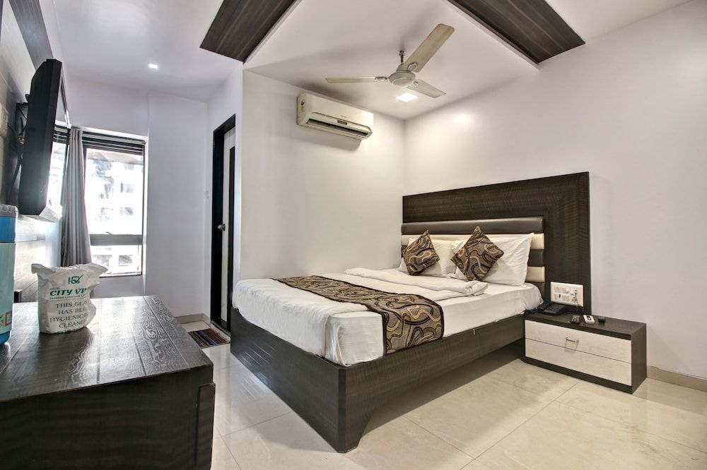 Hotel City View 2 estrelas em Nova Bombaim