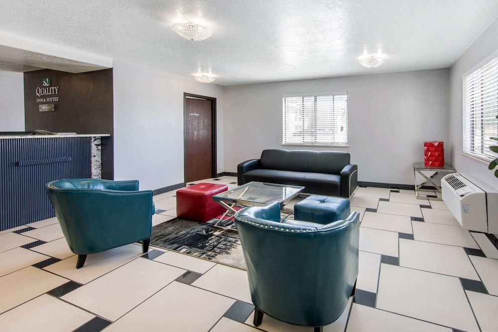 Quality Inn & Suites Albuquerque North near Balloon Fiesta Park 3