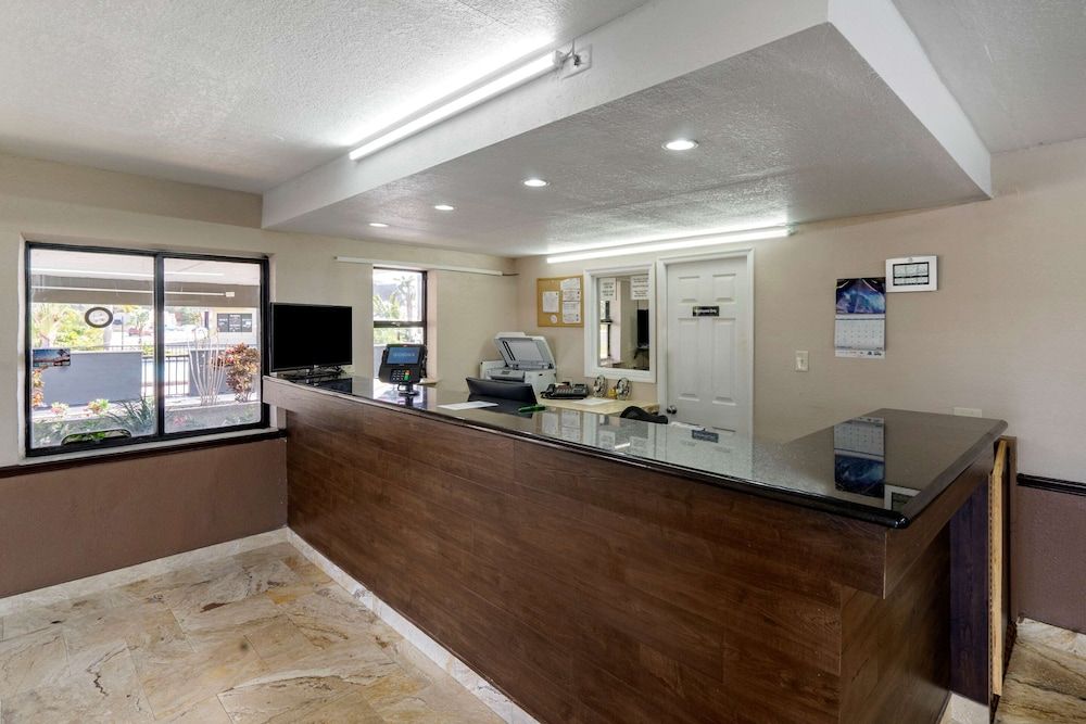 Rodeway Inn Clearwater - Dunedin 2