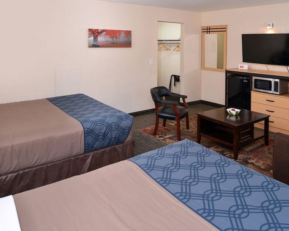 Econo Lodge Rochester I-90 & I-390 3