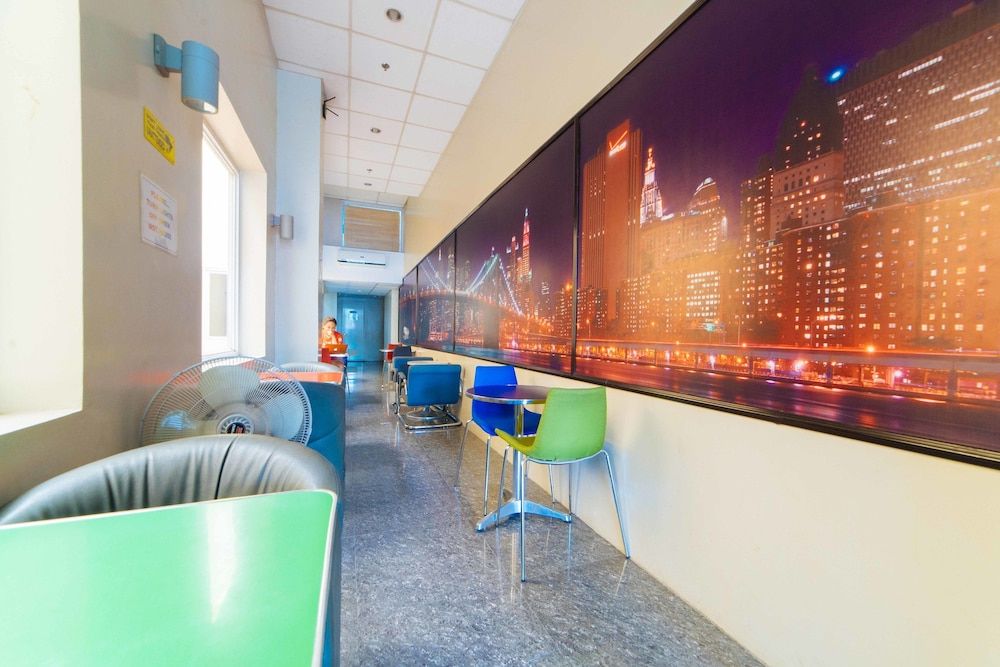 RedDoorz Plus @ Roxas Street Davao 2