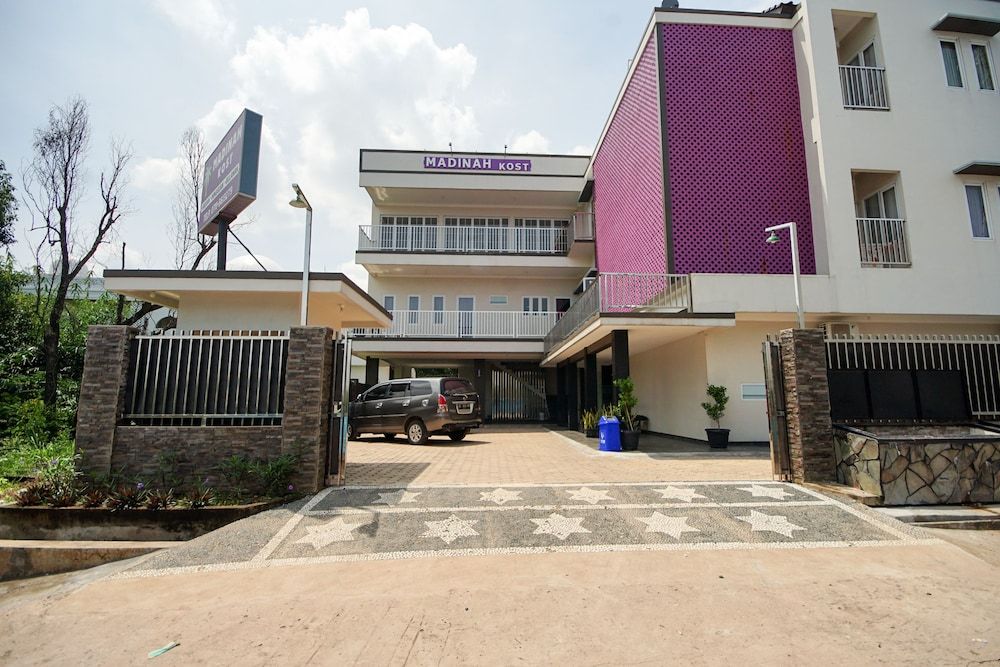 Super OYO 270 Madinah Residence Syariah 1