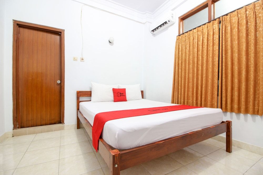 RedDoorz Plus near Alun Alun Selatan -1 estrellas en Yogyakarta