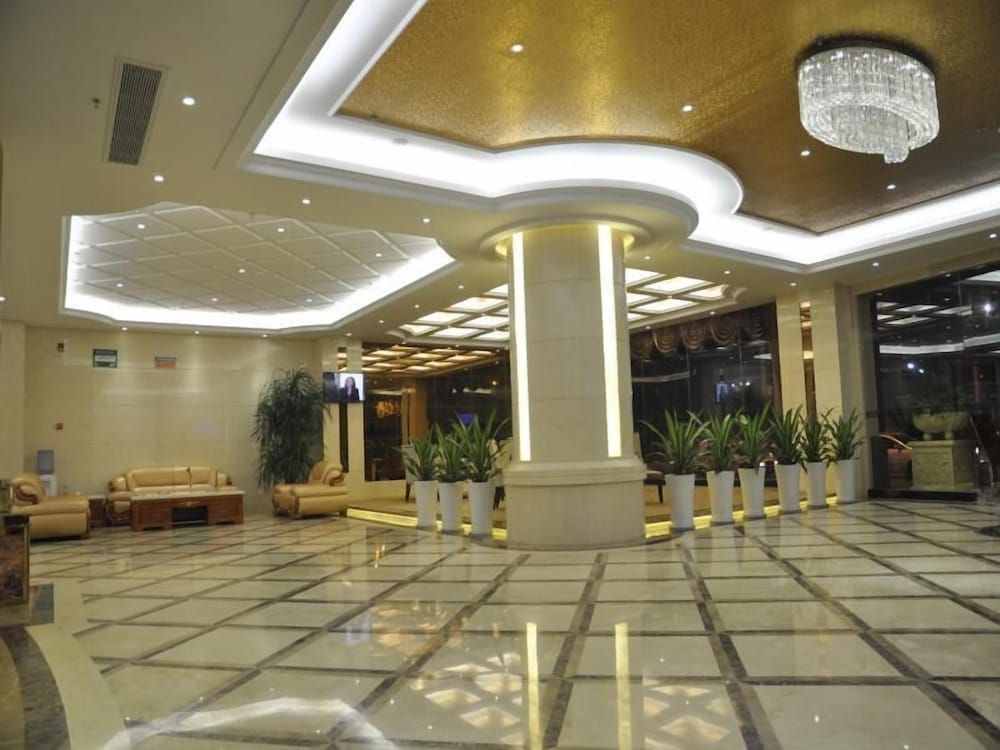 GreenTree Inn Shantou Chengjiang Road Business Hotel 2