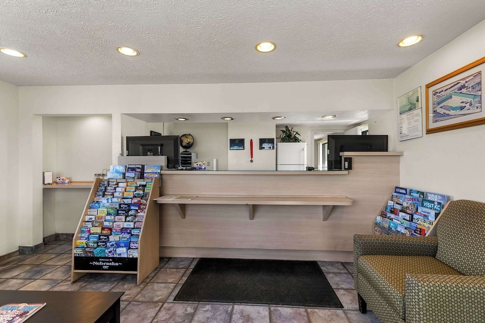 Americas Best Value Inn Lincoln 3