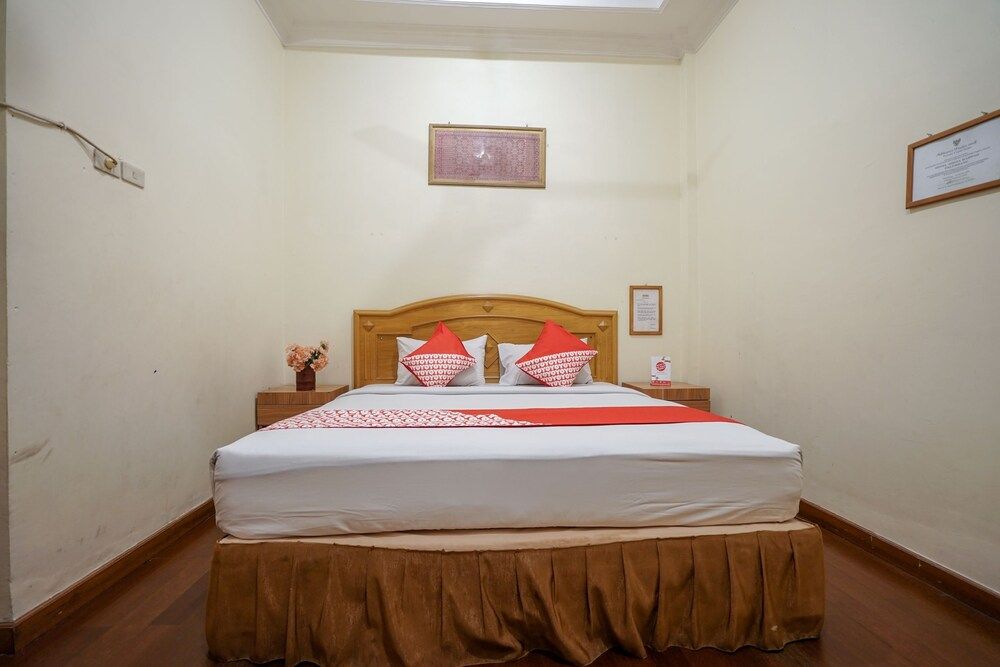 Super OYO 1173 Hotel Shofa Marwah 1