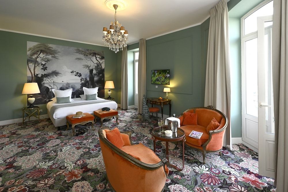 Grand Hôtel Henri 4 estrelas em LʼIsle-sur-la-Sorgue