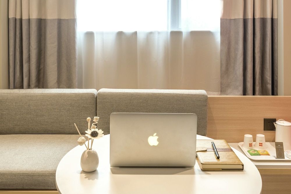 ibis Zhengzhou Longhai Road 2