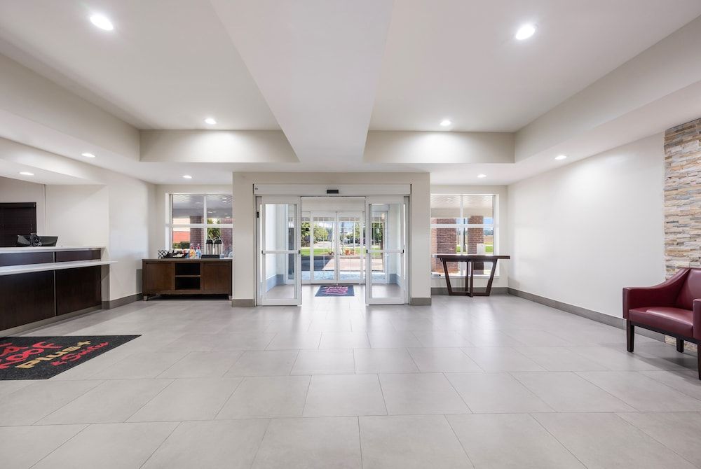 Red Roof Inn PLUS+ & Suites Birmingham - Bessemer 2