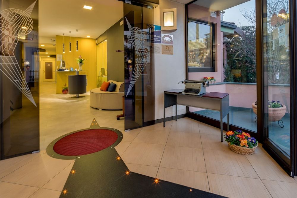 La Villa, Sure Hotel Collection by Best Western 2