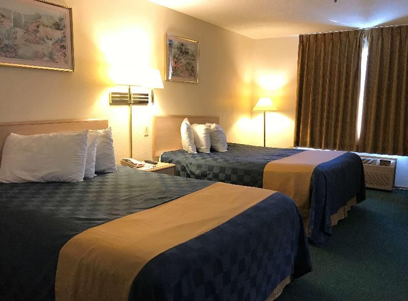 Americas Best Value Inn Champaign 2
