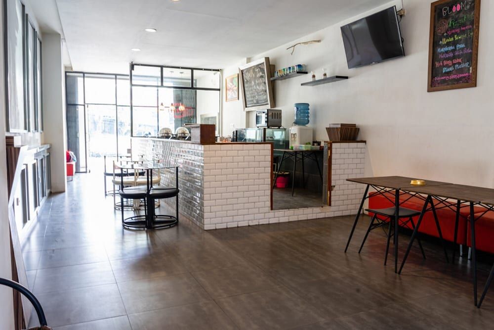 RedDoorz near Setrasari Mall 4 2