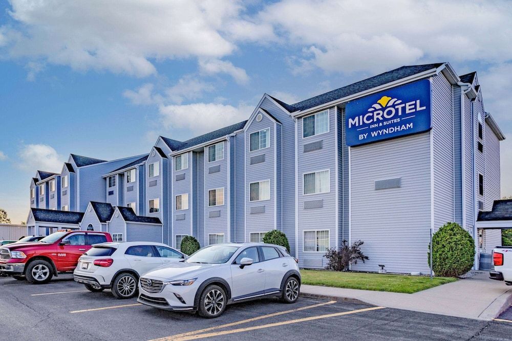 Microtel Inn & Suites by Wyndham Plattsburgh 1