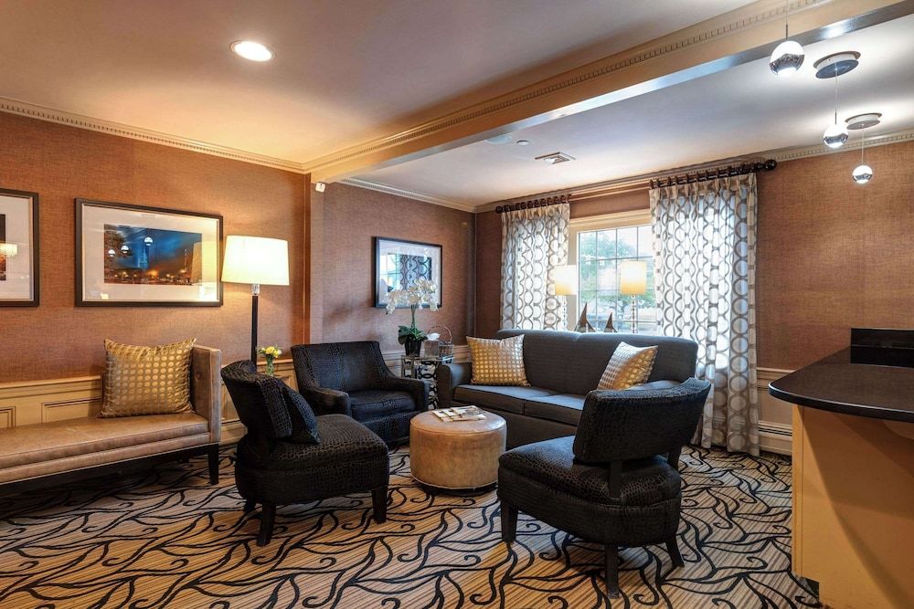 Port Inn and Suites Portsmouth, Ascend Hotel Collection 3