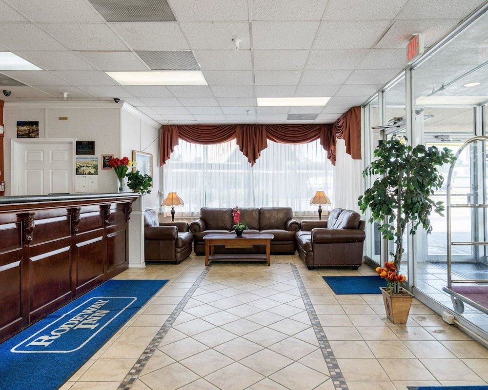 Rodeway Inn University 3