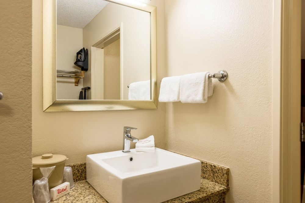 Red Roof Inn Phoenix North - I-17 at Bell Rd 3