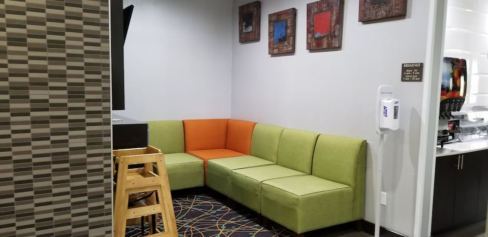 Comfort Inn & Suites Tulsa I-44 West - Rt 66 3