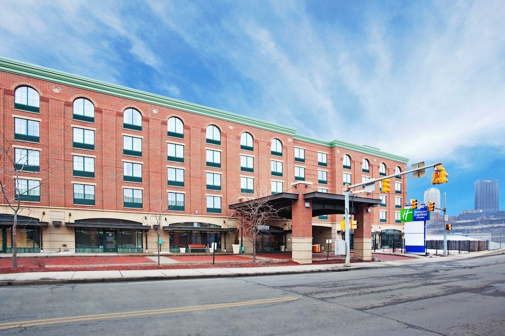 Holiday Inn Express Hotel & Suites Pittsburgh-South Side by IHG 1