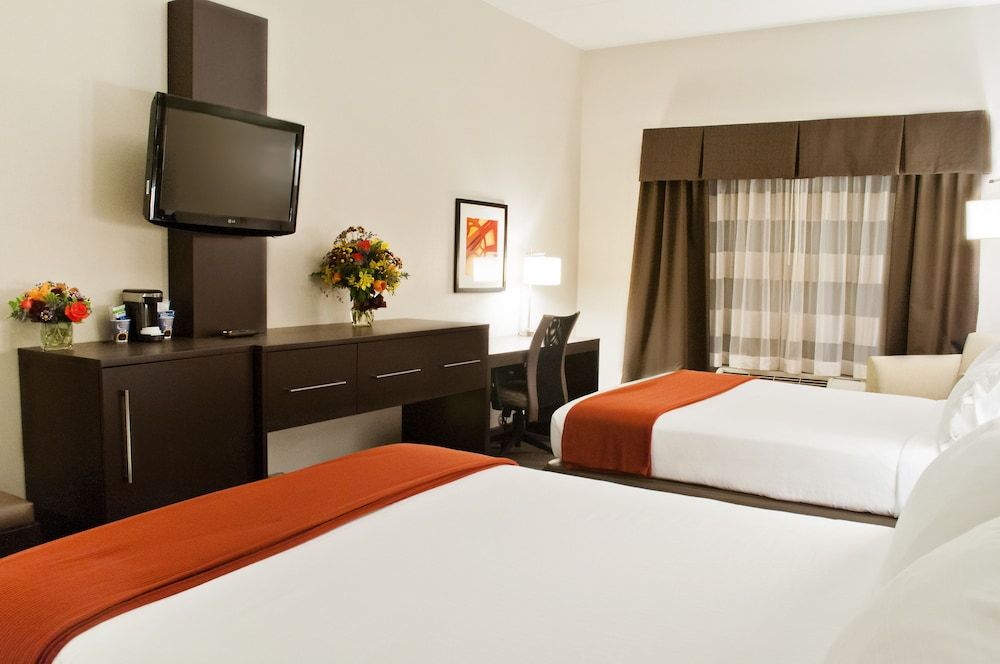 Holiday Inn Express Hotel & Suites Pittsburgh-South Side by IHG 3