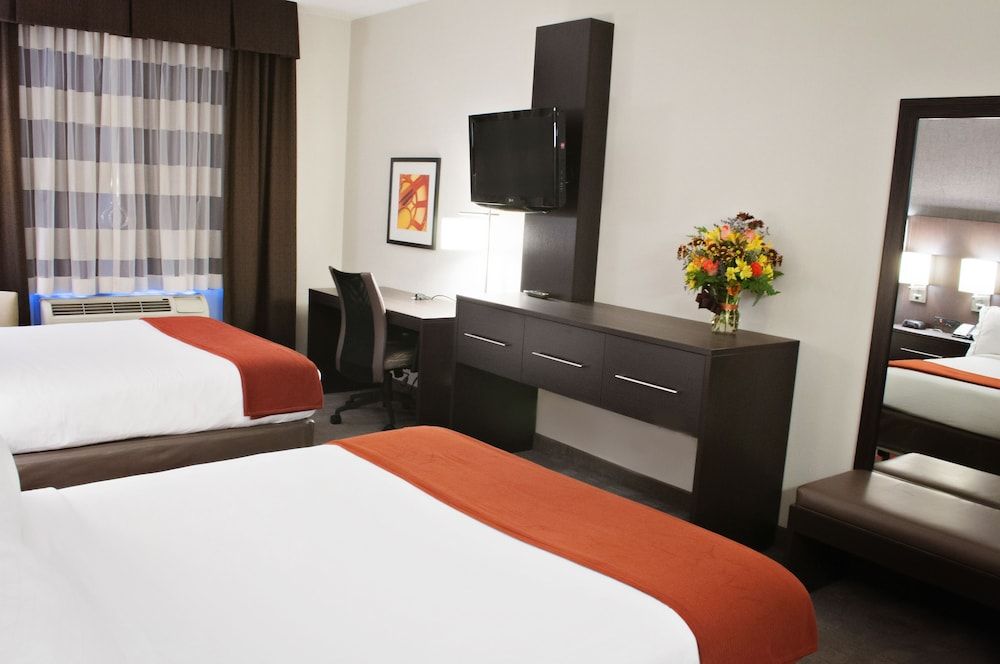 Holiday Inn Express Hotel & Suites Pittsburgh-South Side by IHG 2