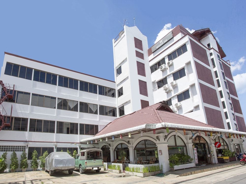 Super OYO 1096 Winner Inn Hotel 3 estrelas em Chiang Mai