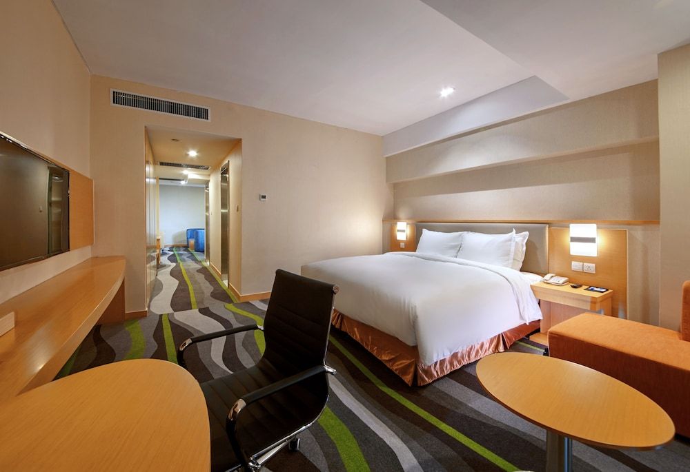 Holiday Inn Express Tangshan Downtown by IHG 3