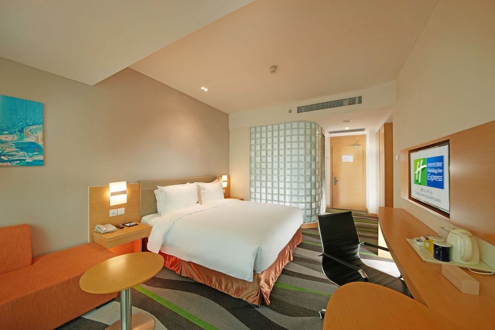 Holiday Inn Express Tangshan Downtown by IHG 2