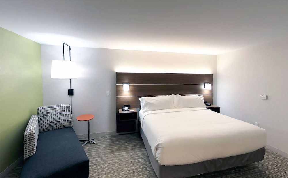 Holiday Inn Express & Suites Detroit Northwest - Livonia by IHG 3