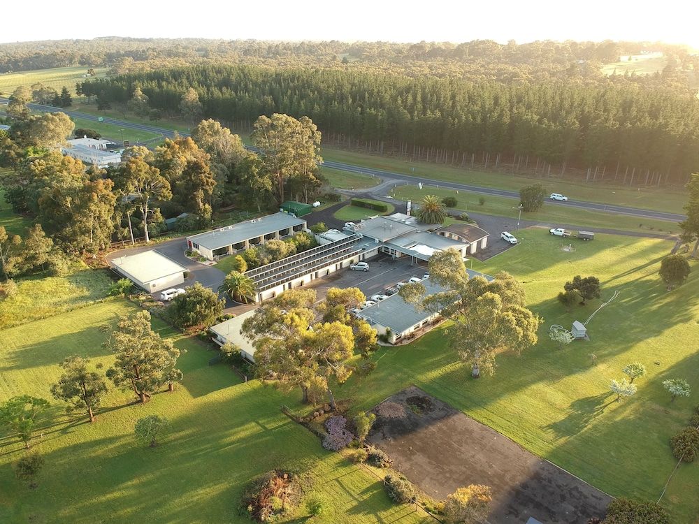 William Macintosh Motor Lodge