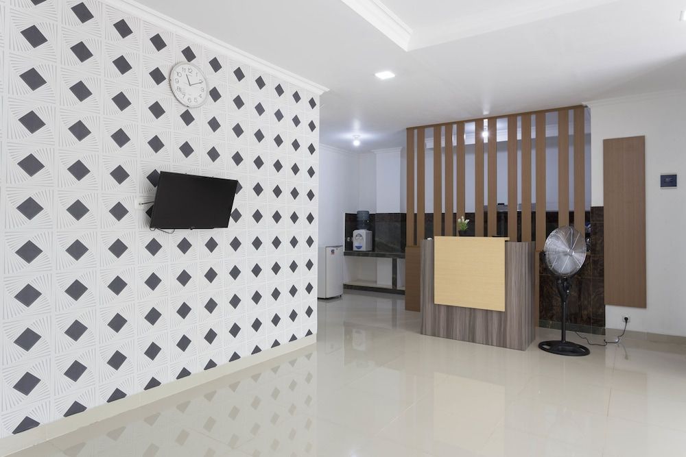 RedDoorz Plus @ Boulevard Residence BSD 2